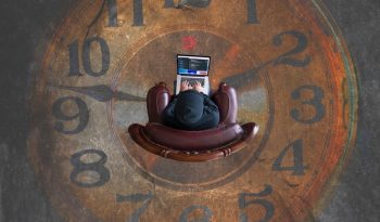 The pros and cons of time tracking for freelancers